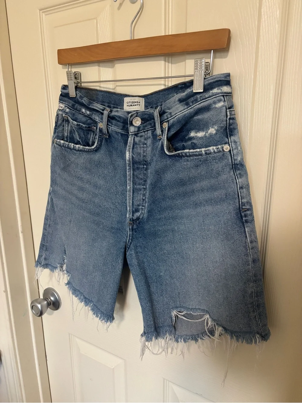 Citizens of Humanity Camilla Shorts 27 Distressed Long Bermuda Frayed Raw jorts